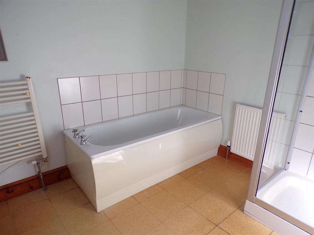 Bed2ensuite.JPG