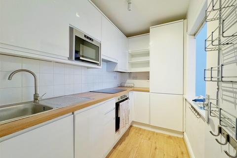 2 bedroom flat to rent, Aberdare Gardens, London NW6