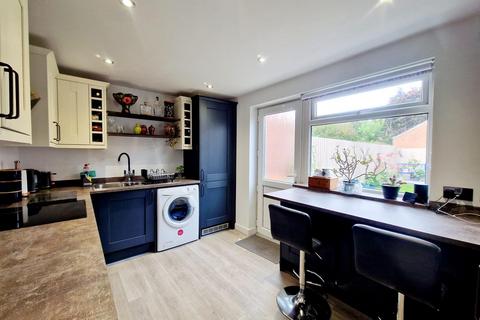 2 bedroom house to rent, Alder Close, Balderton