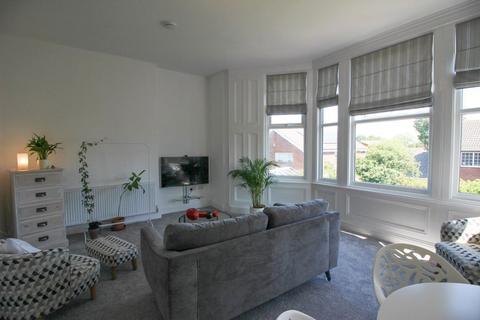 2 bedroom apartment to rent, Sea View Road