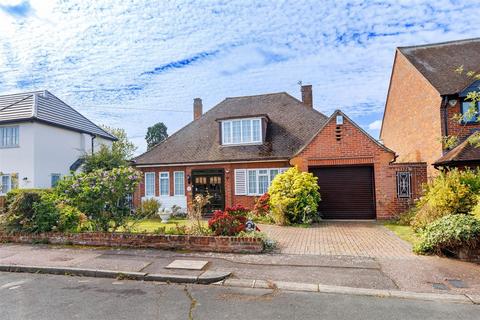 2 bedroom detached house for sale, Highfield Place, Epping