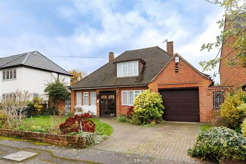 2 bedroom detached house for sale, Highfield Place, Epping