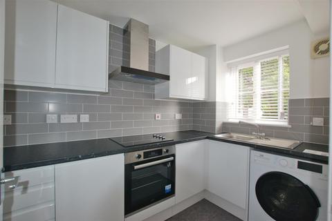 1 bedroom flat to rent, Dairyman Close, London NW2