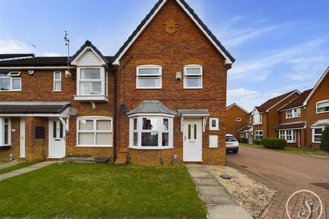 3 bedroom townhouse to rent, Silkstone Court, Crossgates, Leeds