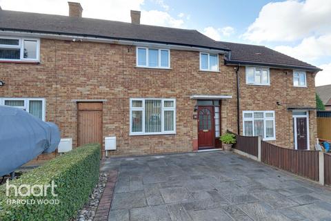 3 bedroom terraced house for sale, Wickford Drive, Romford