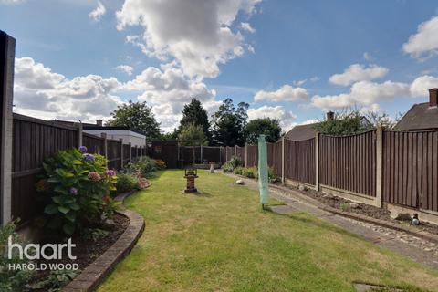 3 bedroom terraced house for sale, Wickford Drive, Romford