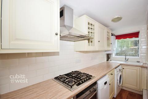 1 bedroom apartment to rent, Upper Bridge Road Redhill RH1