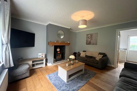 3 bedroom end of terrace house for sale, Highfield Cottages, Silkstone, S75 4JY