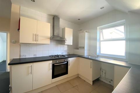 2 bedroom flat to rent, 83 South Norwood Hill, London SE25