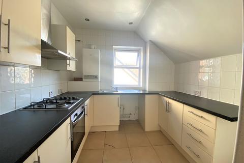 2 bedroom flat to rent, 83 South Norwood Hill, London SE25