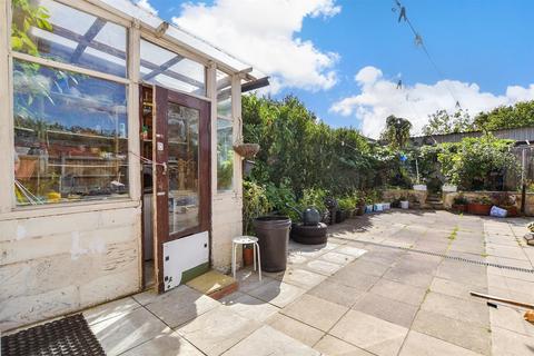 7 bedroom terraced house for sale, Morris Avenue, London