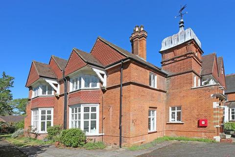 1 bedroom apartment to rent, Kemnal Road, Chislehurst, BR7 6LT