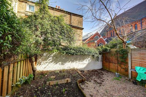 1 bedroom detached house to rent, Upper Tulse Hill ., London SW2