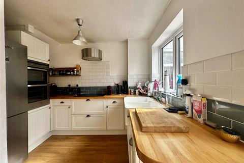 2 bedroom end of terrace house for sale, Harvester Way, Lymington, Hampshire, SO41