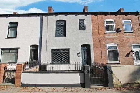 3 bedroom terraced house to rent, Church Street, Westhoughton, BL5