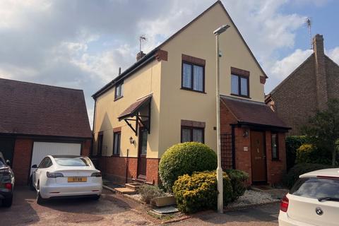 4 bedroom detached house to rent, Cornwallis Drive, South Woodham Ferrers