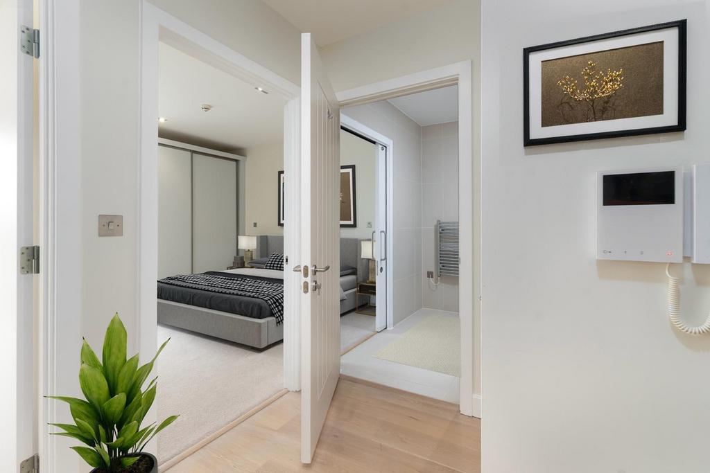 Apt10-hallway-vs.jpg