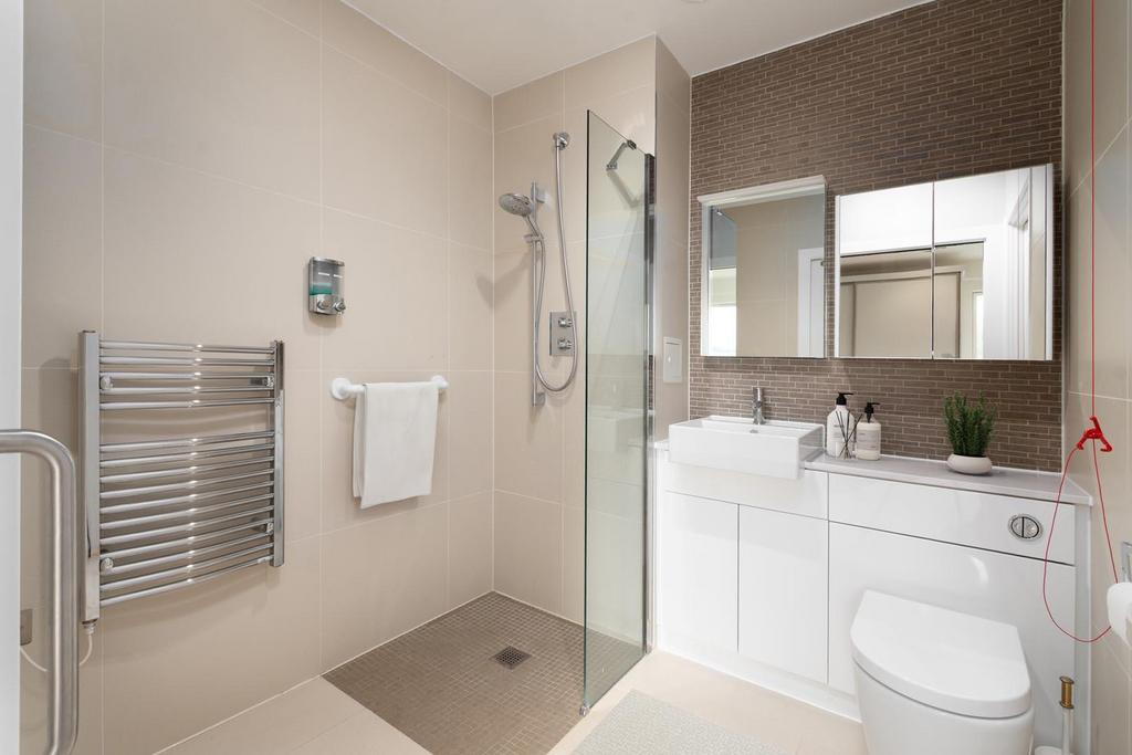 Apt10-bathroom-vs.jpg