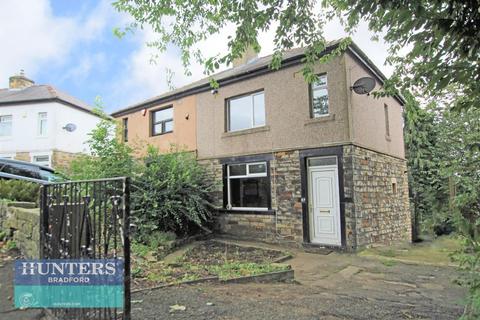 3 bedroom semi-detached house to rent, Rayner Avenue Girlington, Bradford, West Yorkshire, BD8 9PP