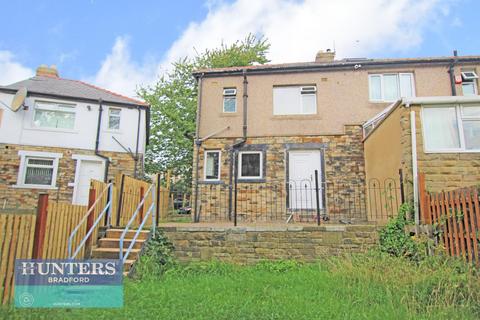 3 bedroom semi-detached house to rent, Rayner Avenue Girlington, Bradford, West Yorkshire, BD8 9PP