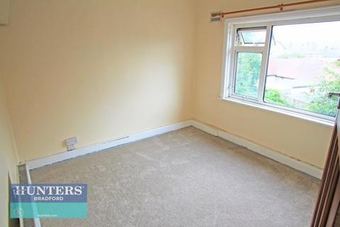 3 bedroom semi-detached house to rent, Rayner Avenue Girlington, Bradford, West Yorkshire, BD8 9PP