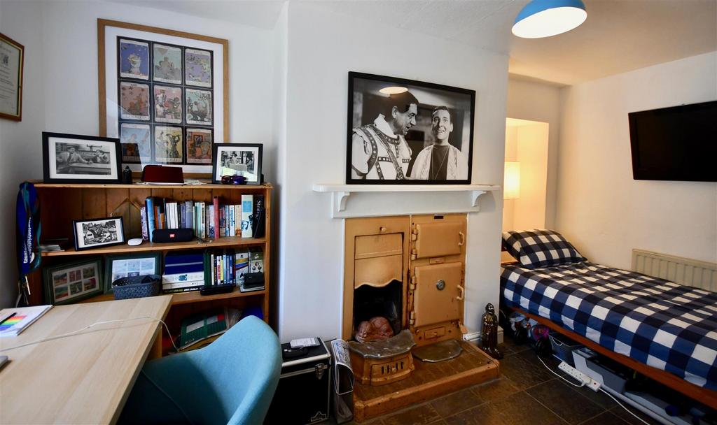 Study / bedroom 5