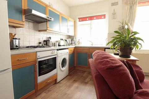 2 bedroom apartment to rent, High Street, Totnes