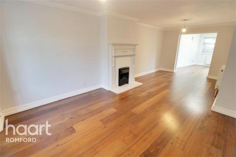 3 bedroom semi-detached house to rent, Wood Lane - Elm Park - RM12