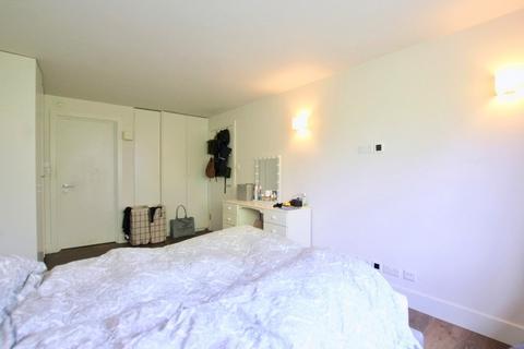 2 bedroom flat to rent, Upper Richmond Road, London SW15