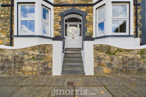 4 bedroom end of terrace house for sale, Belle Vue, St. Davids Place, Goodwick