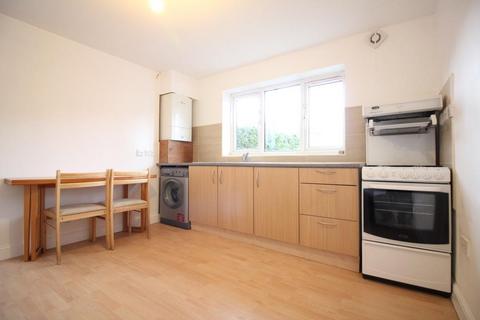 1 bedroom flat to rent, Northumberland Avenue, Isleworth