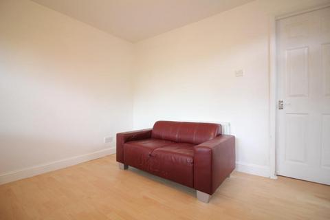 1 bedroom flat to rent, Northumberland Avenue, Isleworth