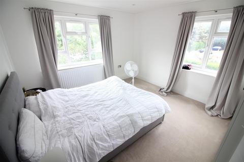 2 bedroom flat to rent, Greystoke Gardens, London