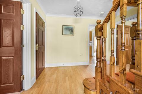 6 bedroom detached house for sale, New Road, Cilfrew, Neath