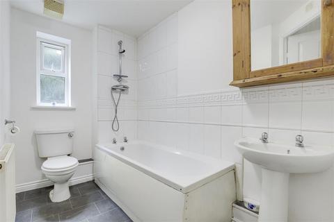 2 bedroom flat for sale, Olga Court, Thorneywood NG3