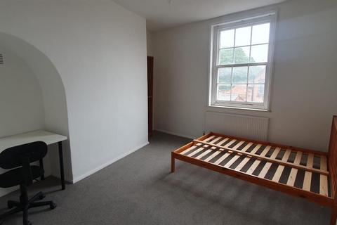 5 bedroom house share to rent, Bath Street, Leamington Spa