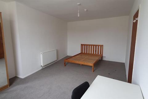 5 bedroom house share to rent, Bath Street, Leamington Spa