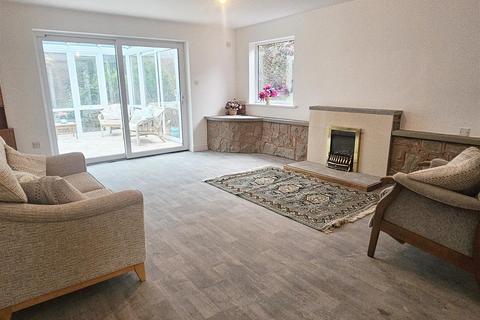 4 bedroom detached bungalow for sale, The Dingle, Knighton