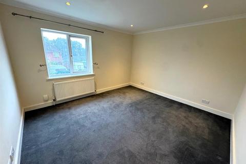 2 bedroom terraced house to rent, Guildford Road, Aldershot GU12