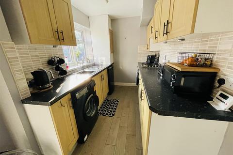 14 Cheviot Close, Nuneaton, CV10 8PS