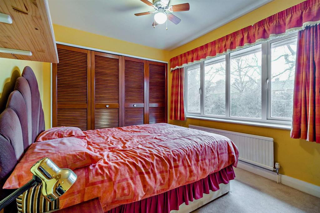 Rear bedroom