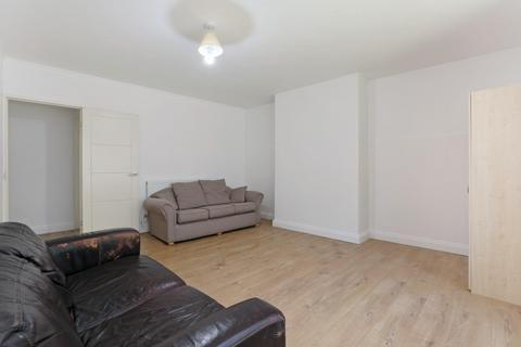 4 bedroom flat to rent, Paulet Road, London, SE5 9HP