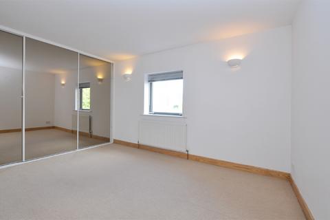 2 bedroom apartment to rent, 152, City Harbour, Selsdon Way, Canary Wharf, E14