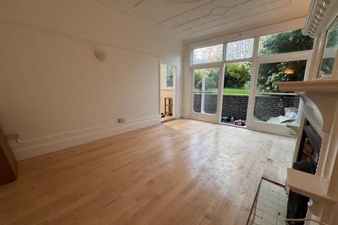 2 bedroom character property to rent, Stanhope Gardens, London