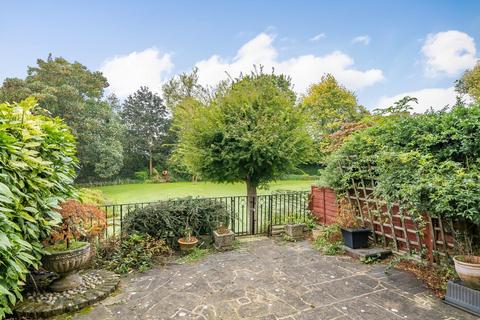 3 bedroom terraced house for sale, Baxendale, London