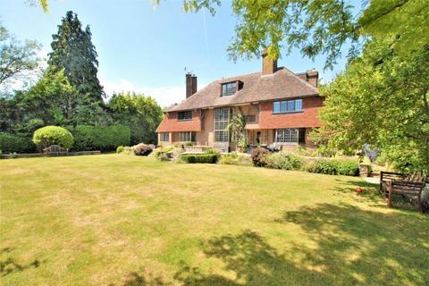 5 bedroom detached house to rent, Saltwood, Hythe