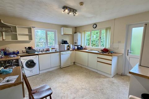 4 bedroom detached bungalow for sale, Woodside Grove, Pembroke
