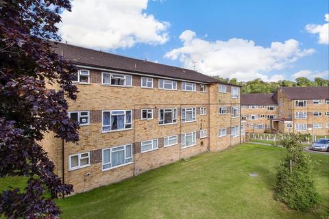 2 bedroom flat for sale, Croydon Road, Caterham, Surrey