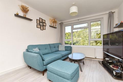 2 bedroom flat for sale, Croydon Road, Caterham, Surrey