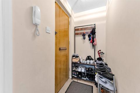 2 bedroom apartment for sale, Chalkstone Close, Welling, Kent, DA16